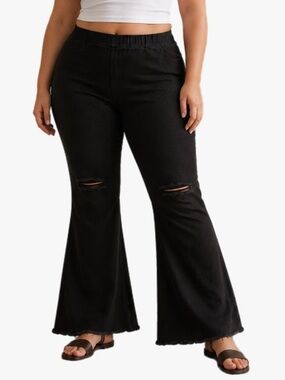 Women’s Plus Size 3X Black Distressed Raw Hem Pull On Stretch Waist Jeans